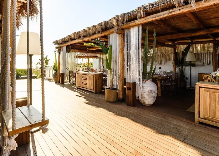Cumeja Beach Club & Hotel