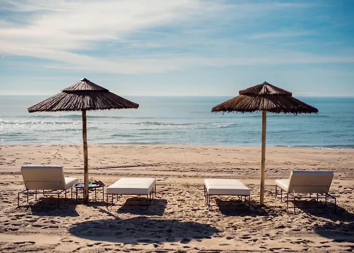 Cumeja Beach Club & Hotel